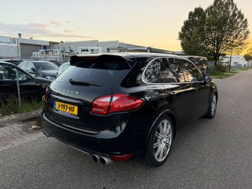 Porsche Cayenne - 3
