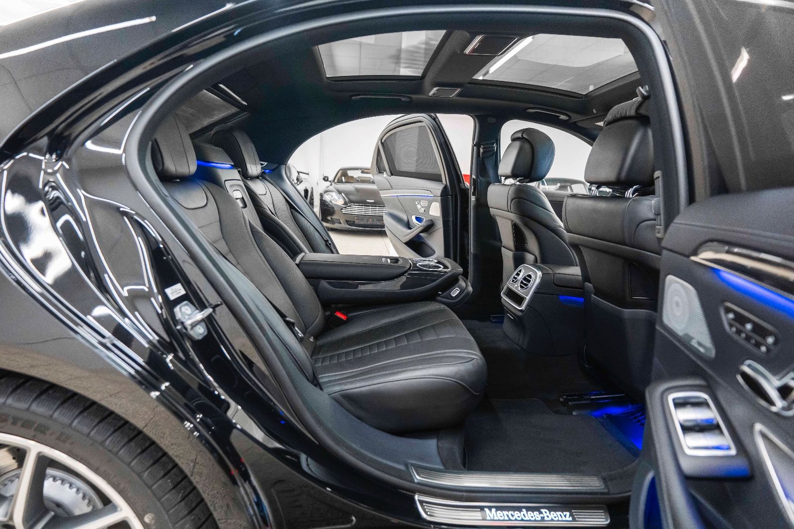 Fahrzeugabbildung Mercedes-Benz S 560 BURMESTER MASSAGE LED HUD 360° LUFT PANO