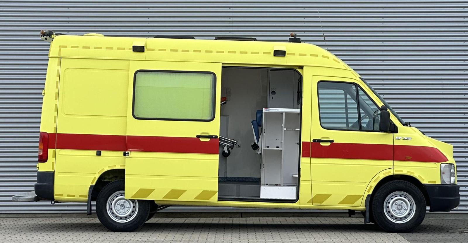 Volkswagen LT 2.8 TDI 158 PK lang Ambulance Rettungswagen