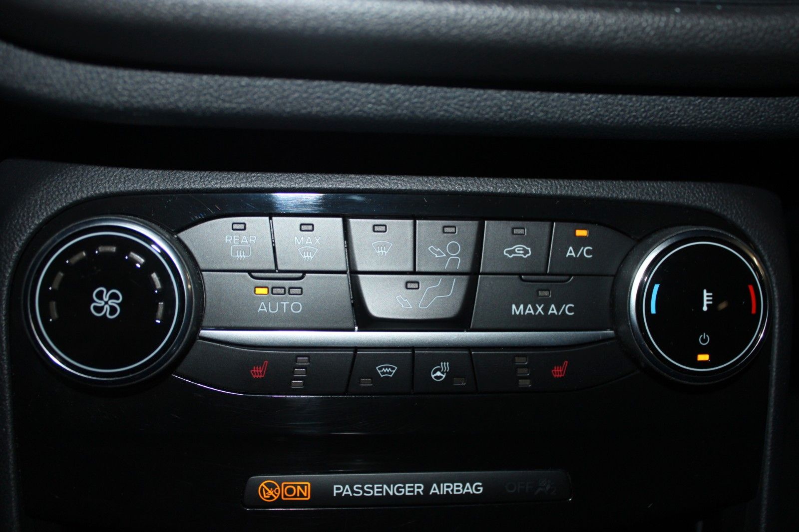 Fahrzeugabbildung Ford Puma MHEV ST-Line Automatik LED NAVI DAB WinterP