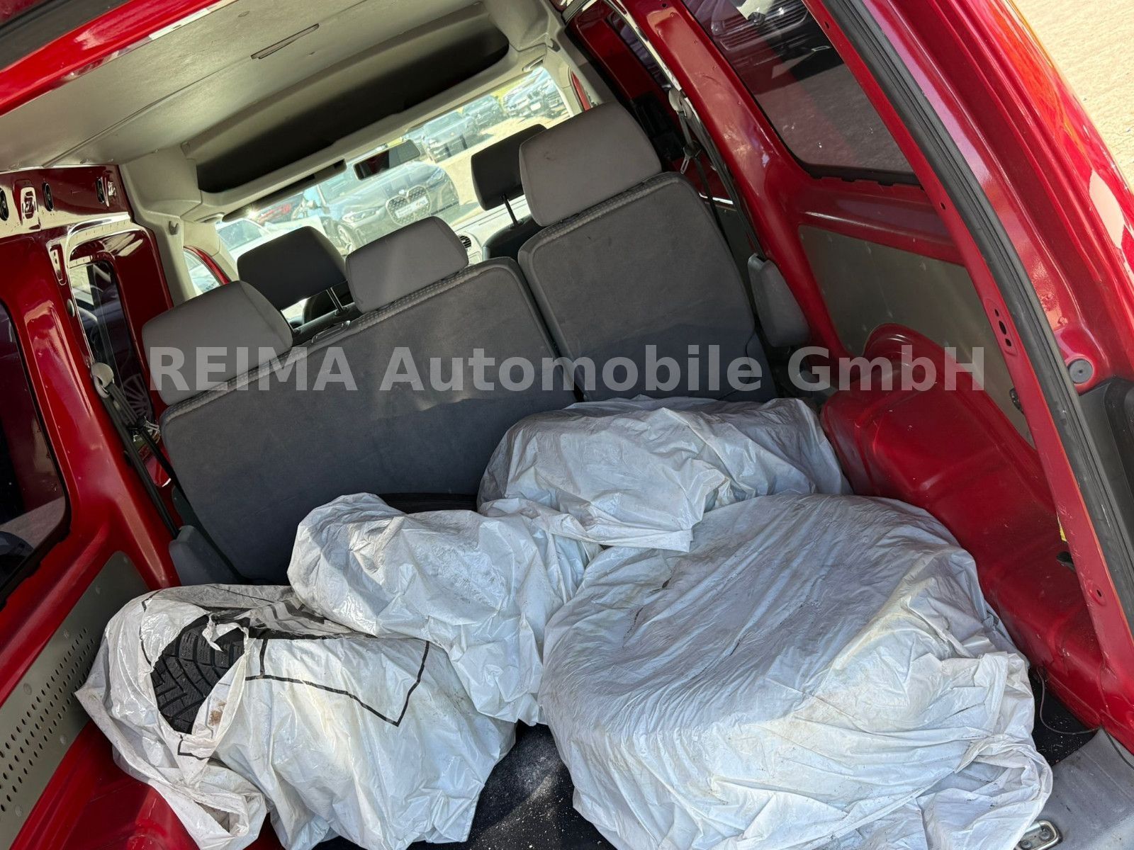 Fahrzeugabbildung Volkswagen Caddy Maxi 1,9TDi Kombi, 5 Sitzer, AHK, KLima