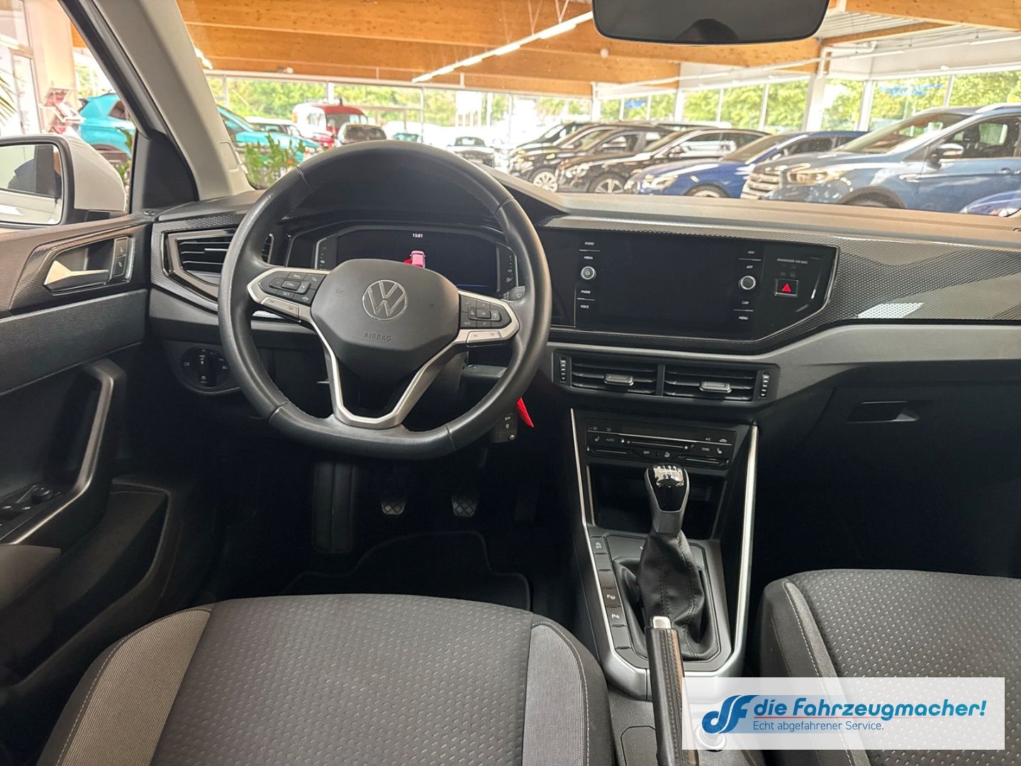 Fahrzeugabbildung Volkswagen Polo VI Life 1.0 TSI EU6d Navi Digitales Cockpit