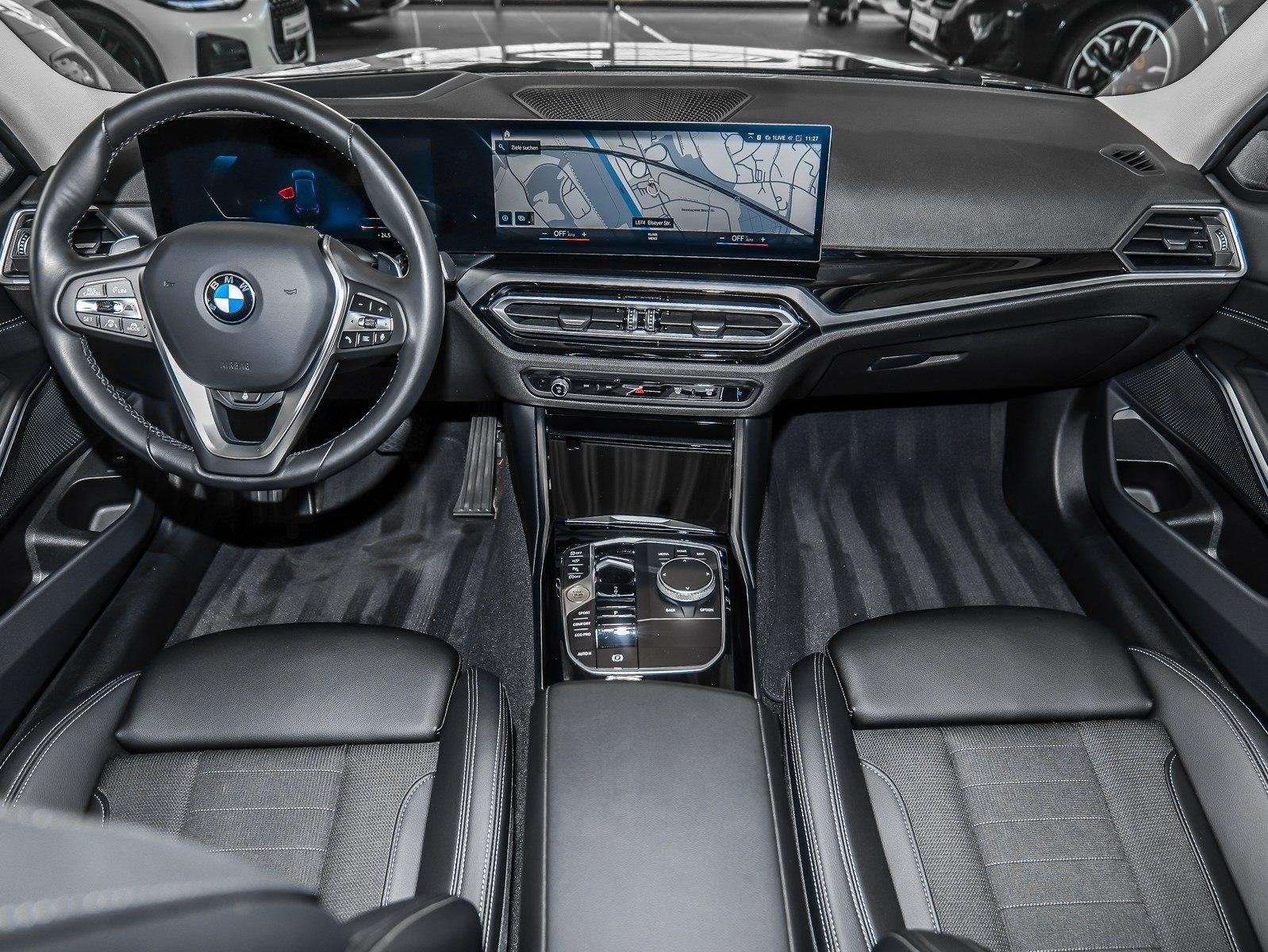 BMW 330i Aut. Glasdach Anhängk. DAProf HeadUp