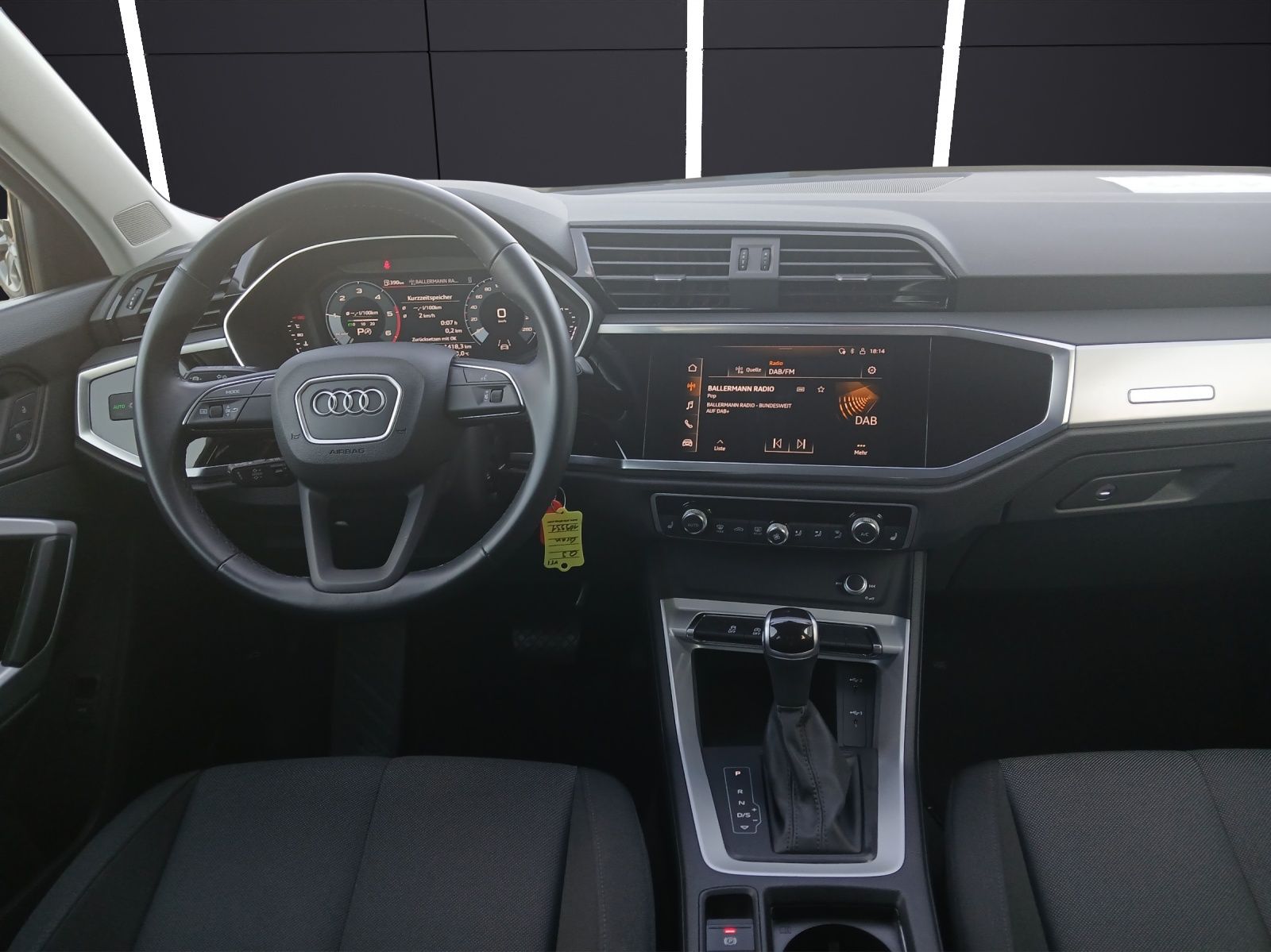 Fahrzeugabbildung Audi Q3 35 TDI advanced S-tronic LED AHK AVC ACC