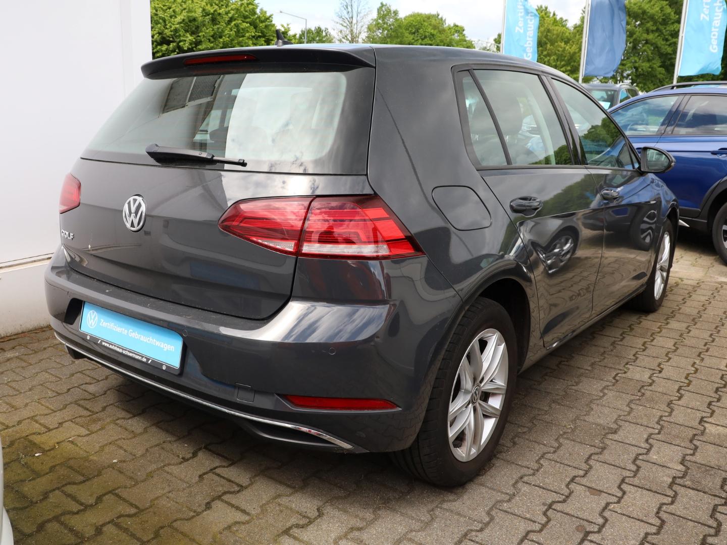 Volkswagen Golf VII COMFORTLINE TSI DSG NAVI ACC SHZ