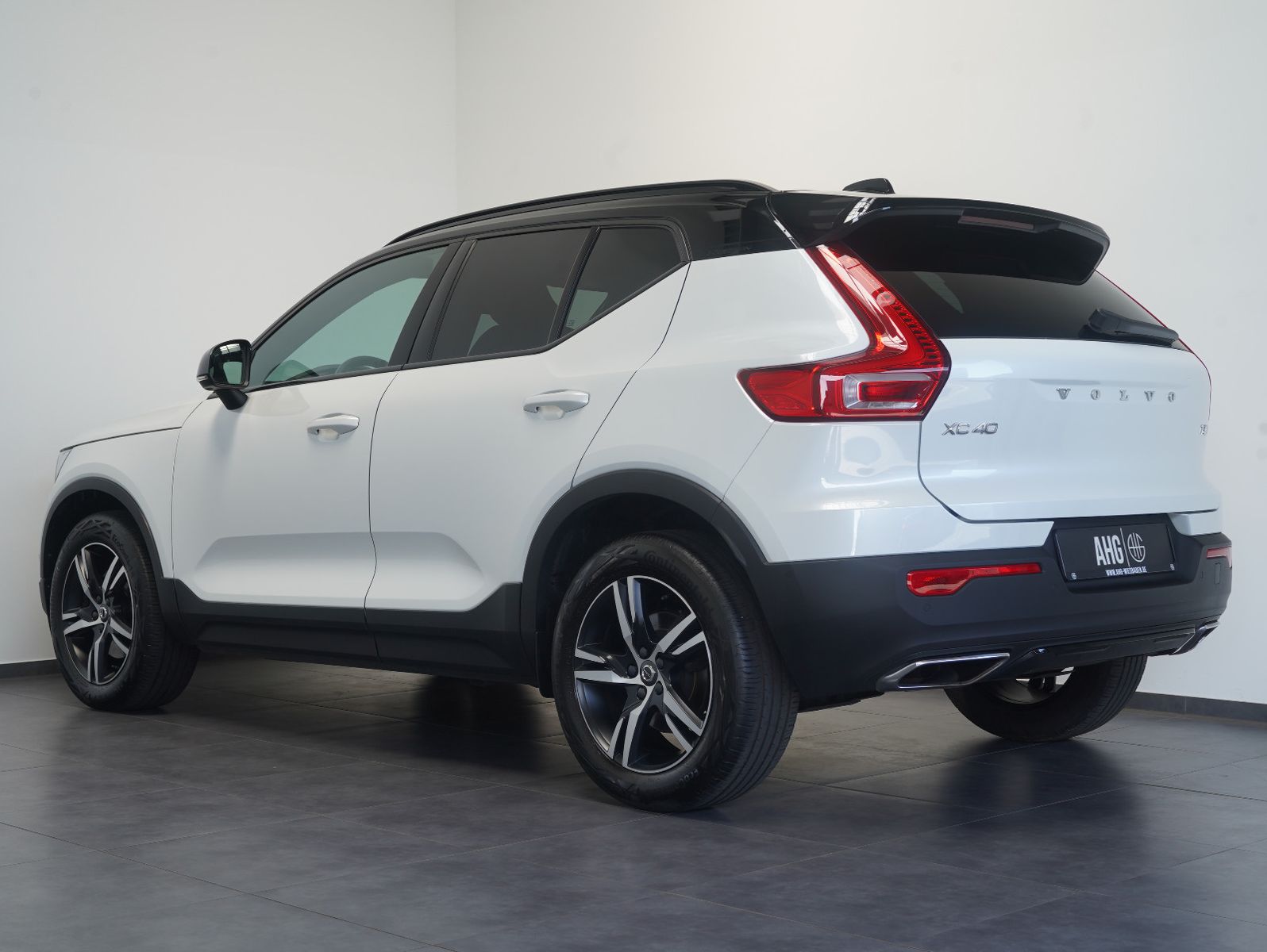 Fahrzeugabbildung Volvo XC 40 T4 R Design INTELLISAFE/LED/360°