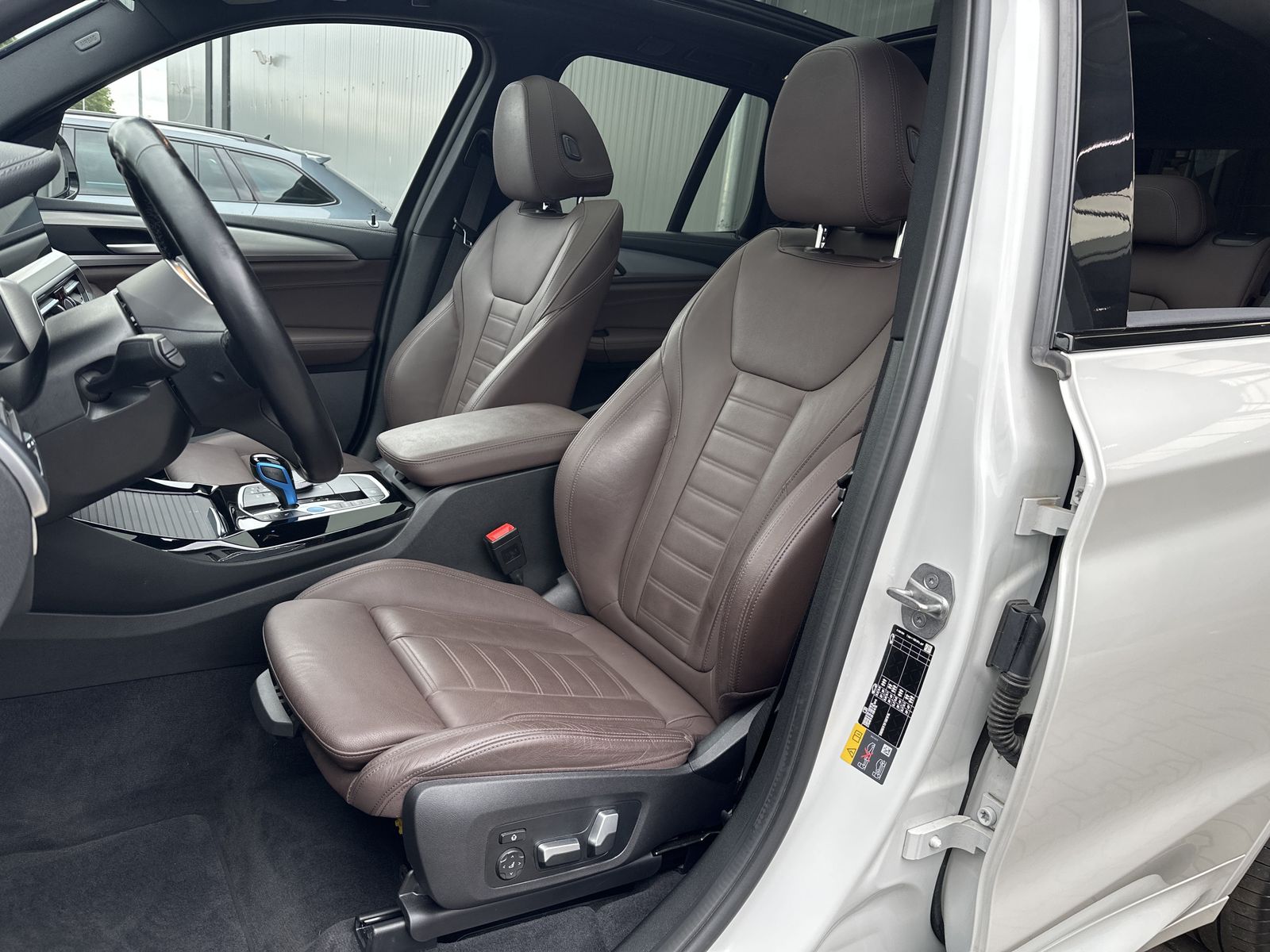 Fahrzeugabbildung BMW iX3 Impressive NAV+LASER+ACC+KAMERA+PANO+HUD+AHK