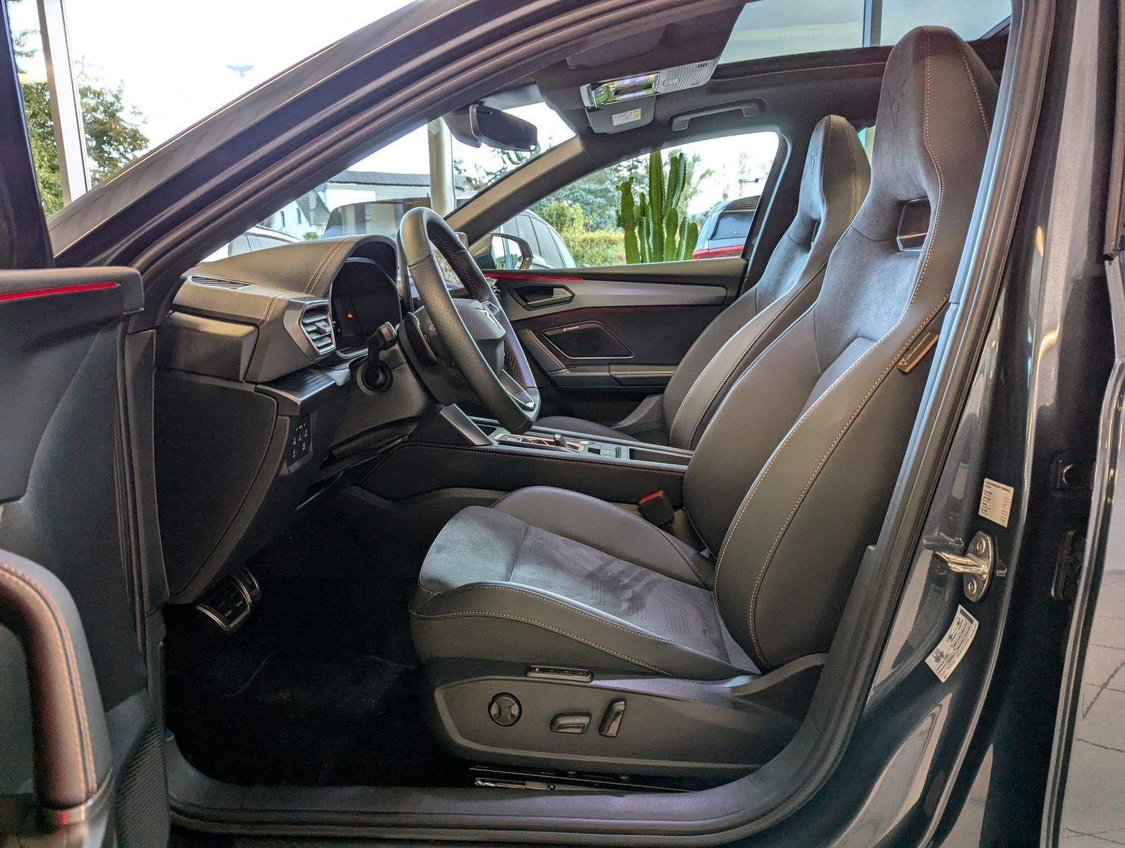 CUPRA Leon 1.5 eTSI Sennh Matrix Pano Edge/Dynamic AHK - Image 12