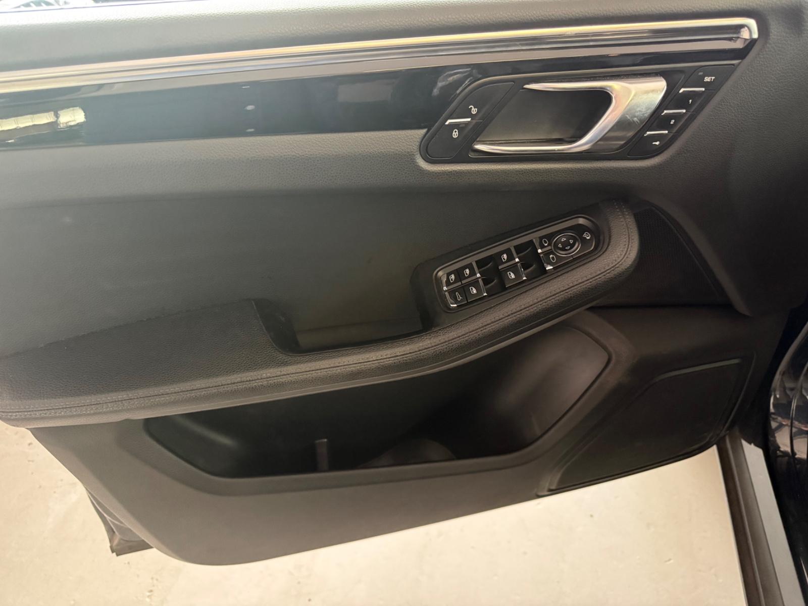 PORSCHE MACAN 340 ch 4X4 BVA - HAYON ÉLECTRIQUE - TOIT OUVRANT - TOIT PANORAMIQUE