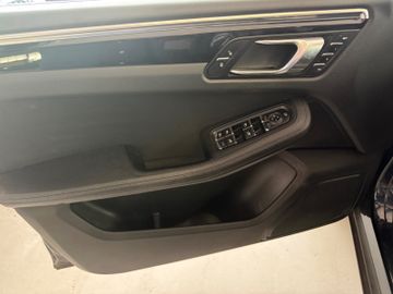 Porsche Macan - 11