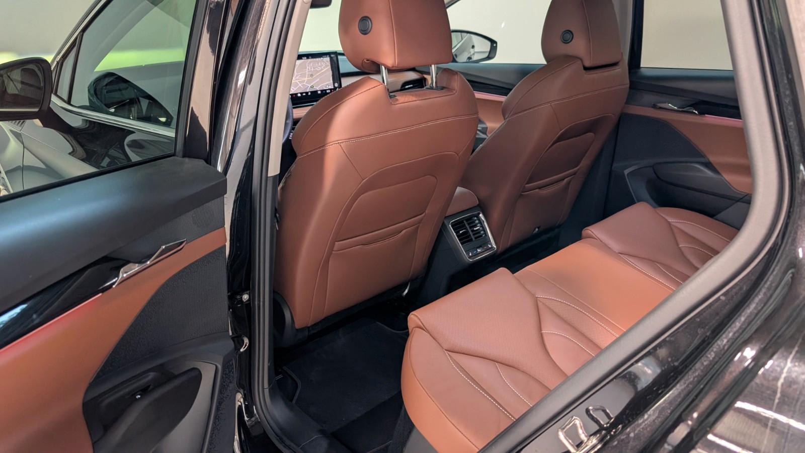 Skoda Enyaq 80 ecoSuite PANO*AHK*HUD*MEMOR*W-PUMPE*21"