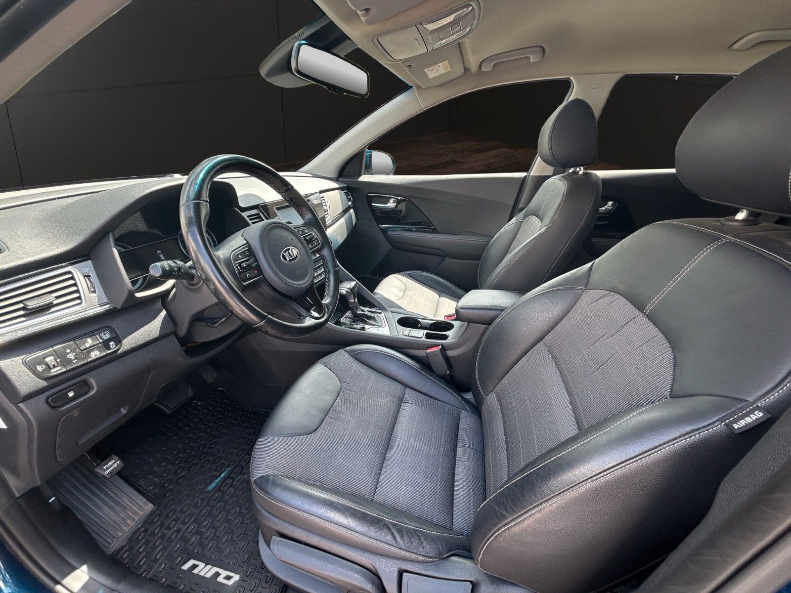 Fahrzeugabbildung Kia Niro Vision Hybrid /Automatik/NAvi/Kamara