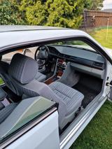 Mercedes-Benz W 124 coupé. E200 - Mercedes-Benz: Coupe, C124