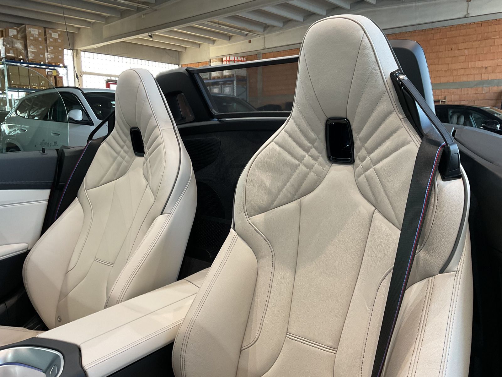 Fahrzeugeinzelansicht 12 Fahrzeugabbildung BMW Z4 M40i |Windschutz |Head-Up Display |Sportsitze