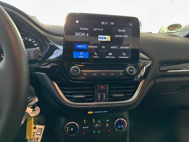 Fahrzeugabbildung Ford Fiesta Cool & Connect*NAVI*KLIMA*SHZ*SPURH*TEMP