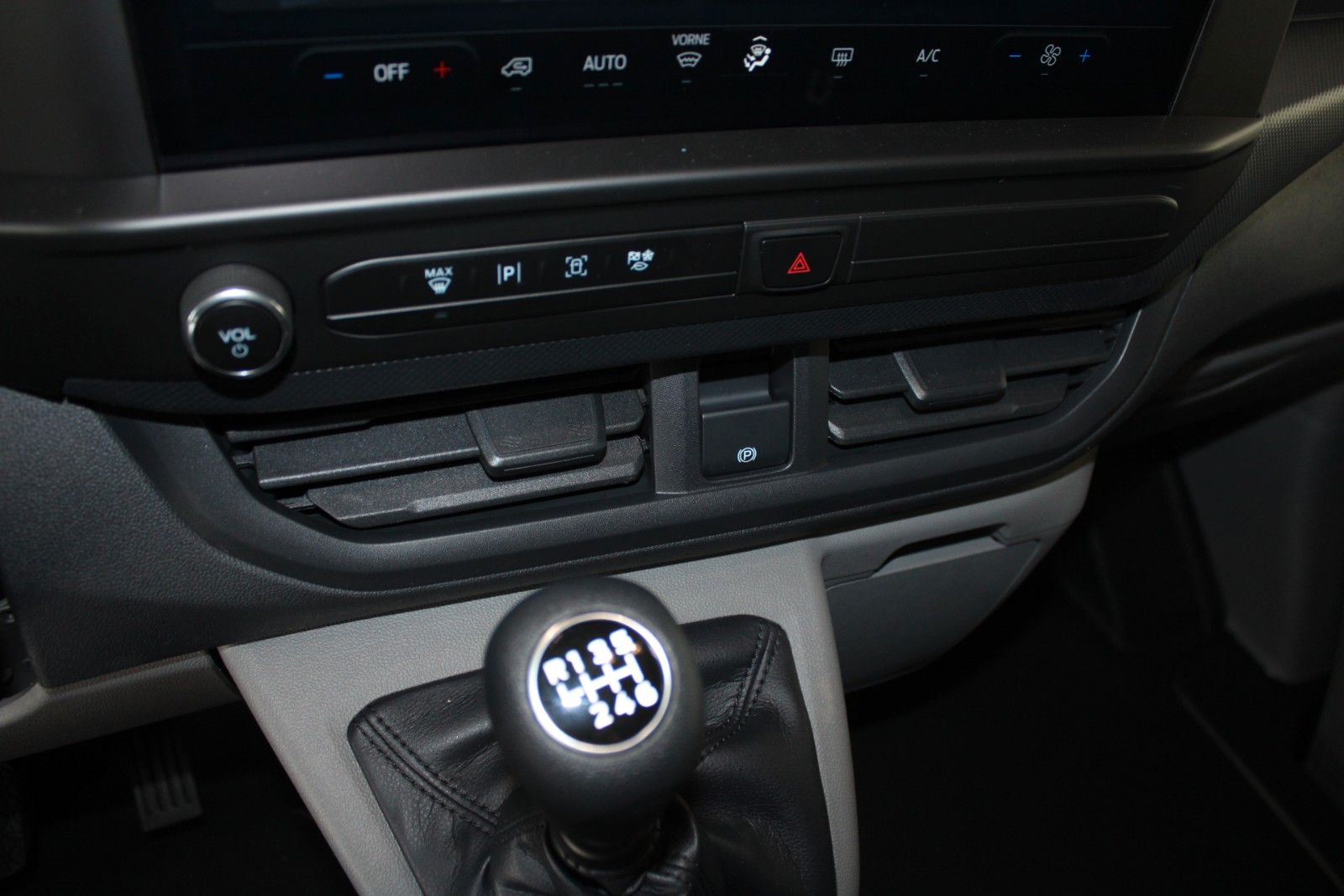 Fahrzeugabbildung Ford Transit Custom Kombi Trend 9-Sitzer LED NAVI CAM