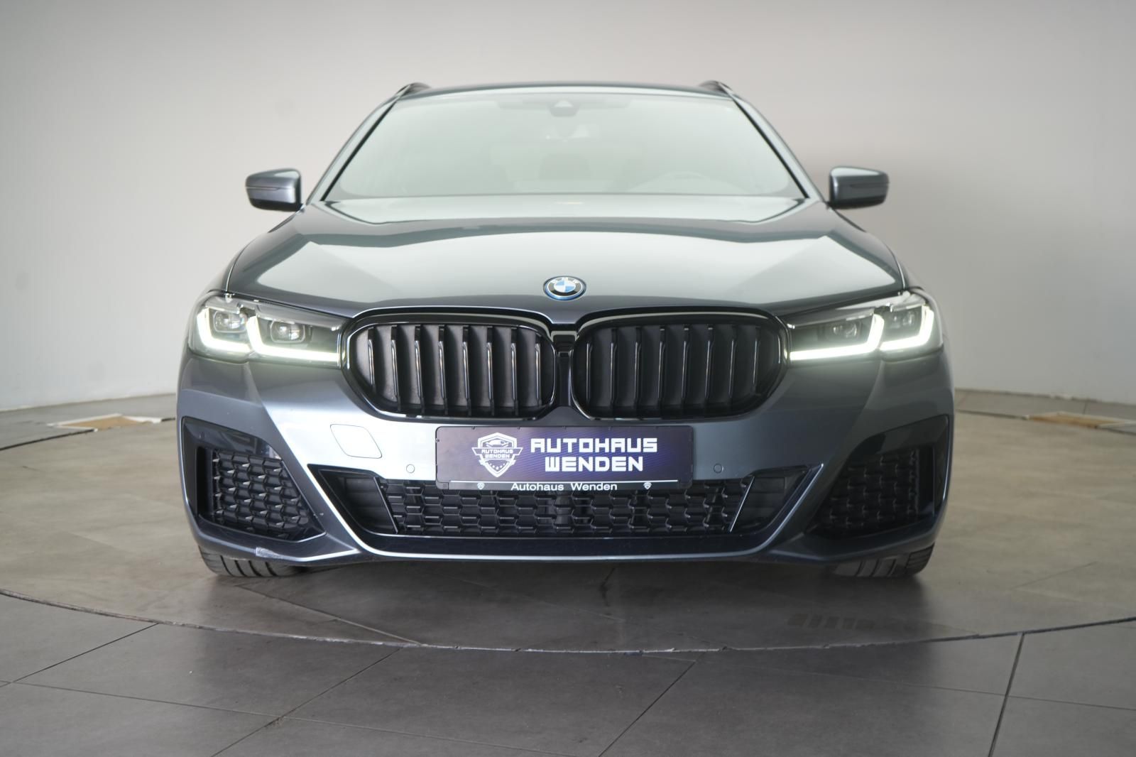 BMW 520 e Touring M-Sport Leder/Temp/Kamera/Virtual/ imagem 2