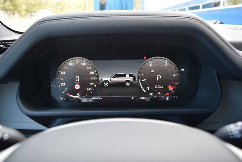 LAND-ROVER Defender 2024
