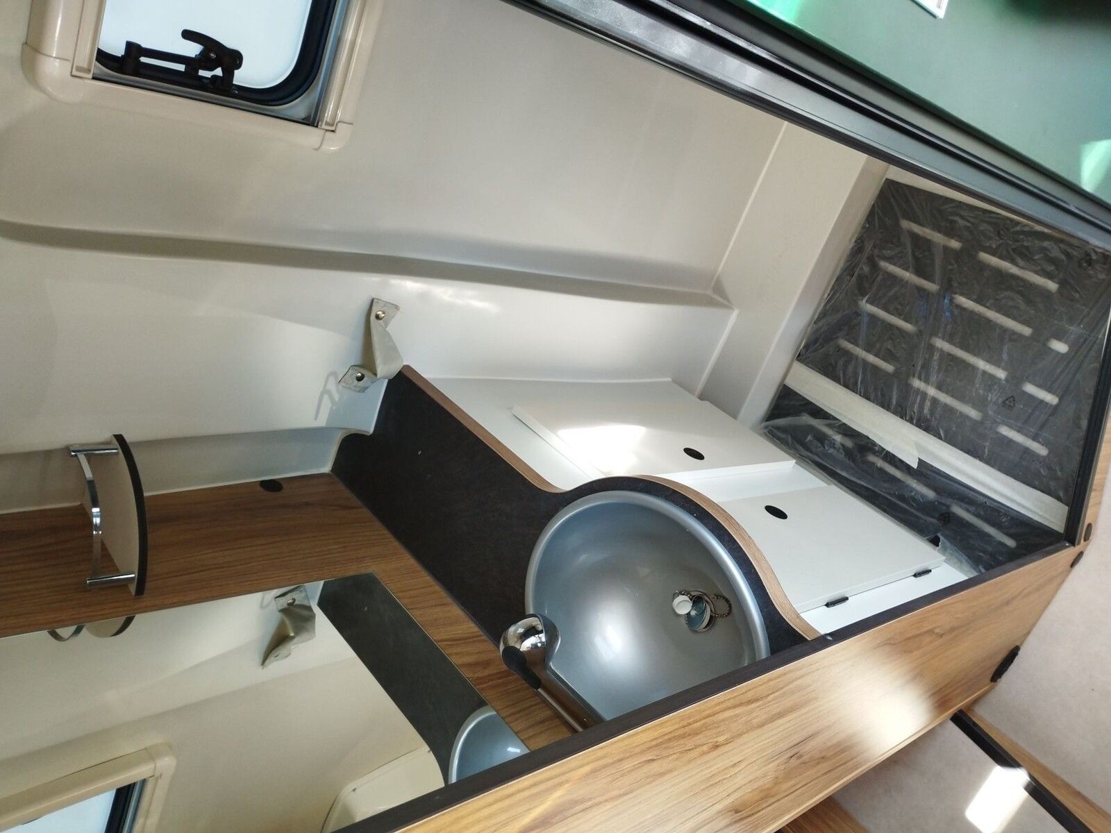 Fahrzeugabbildung Karmann Dexter DE 600 Markise, Captain-Chair-Sitze
