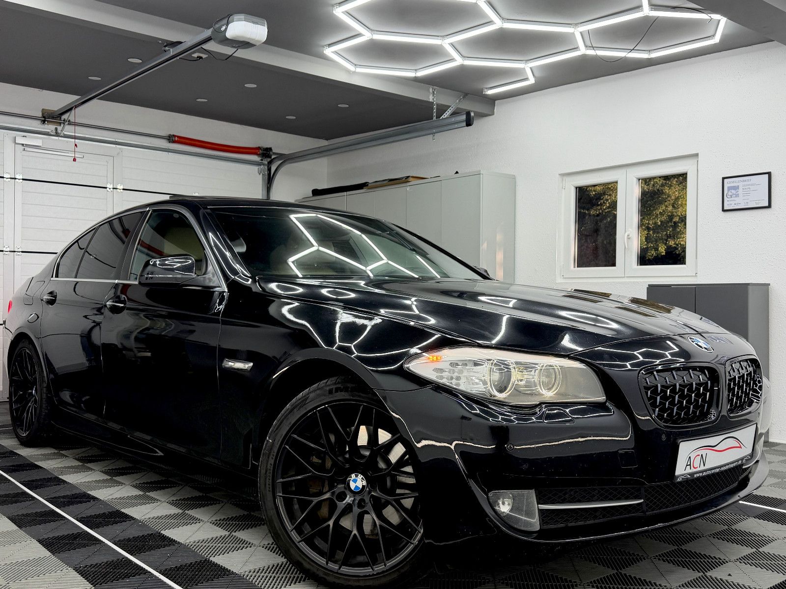 Fahrzeugabbildung BMW 530d Lim. Aut./eGSD/MEMORY/NAVI Prof/HuD/SZBLFT