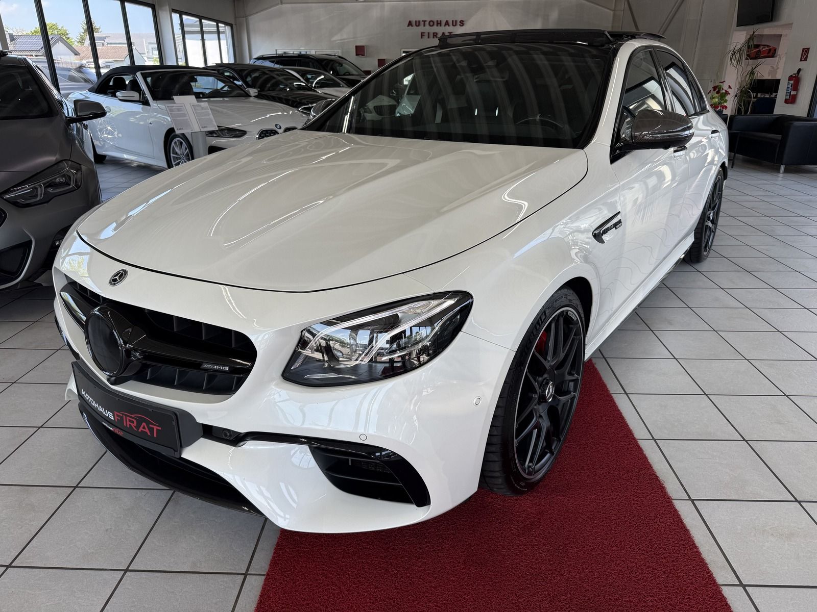 MERCEDES-BENZ E 63 AMG S Burmester+Headup Display PanoramaSD+L