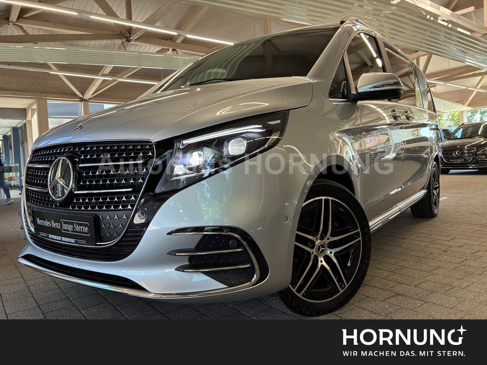 MERCEDES-BENZ V300 d 4MATIC AVANTGARDE Kompakt*AMG*AHK2500*360