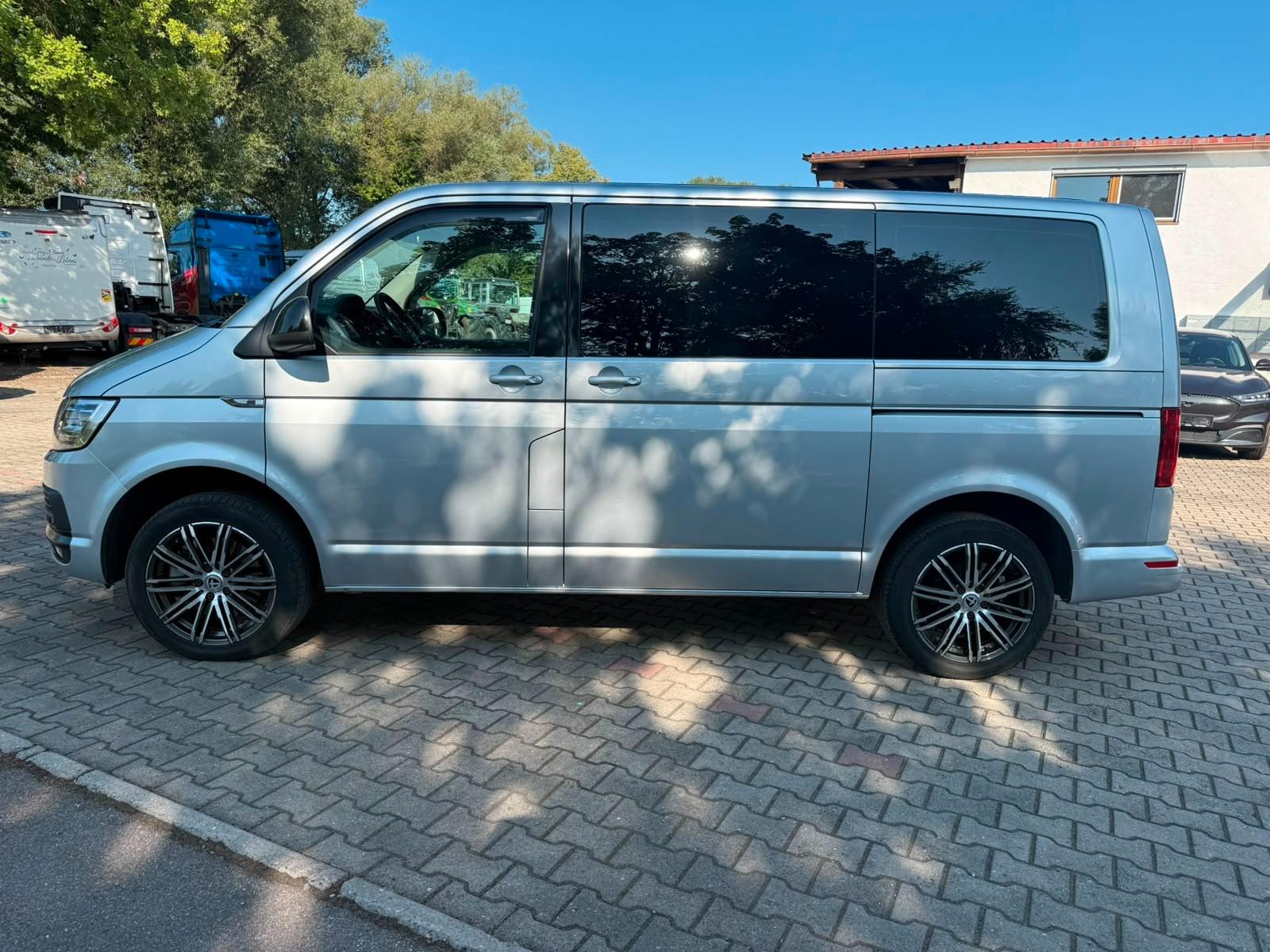 Volkswagen T6 Transporter Bus Caravelle Comfortline