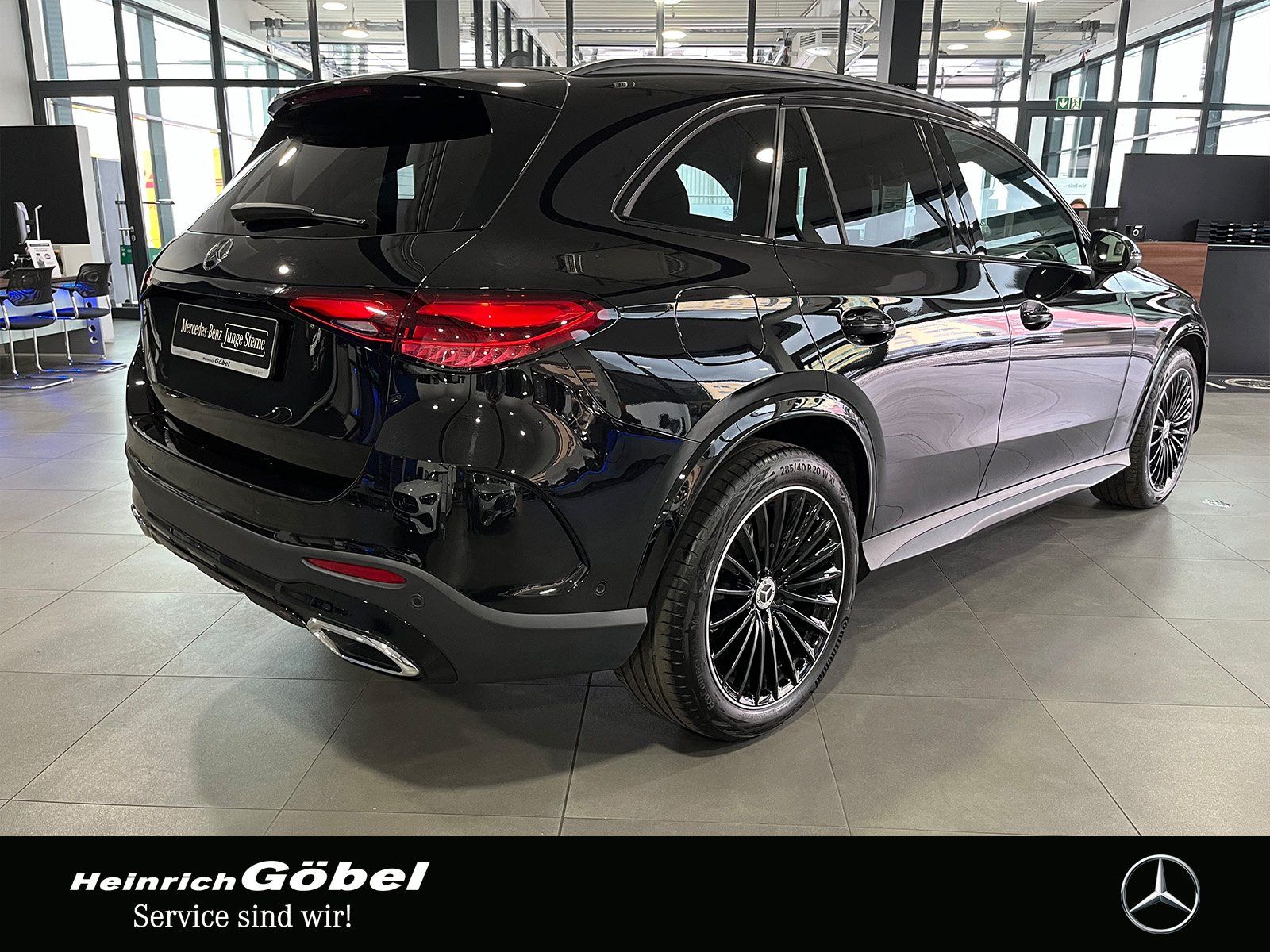 Fahrzeugabbildung Mercedes-Benz GLC 300 4M EDITION-AMG+PANO+AHK+360°+MEMORY+LED