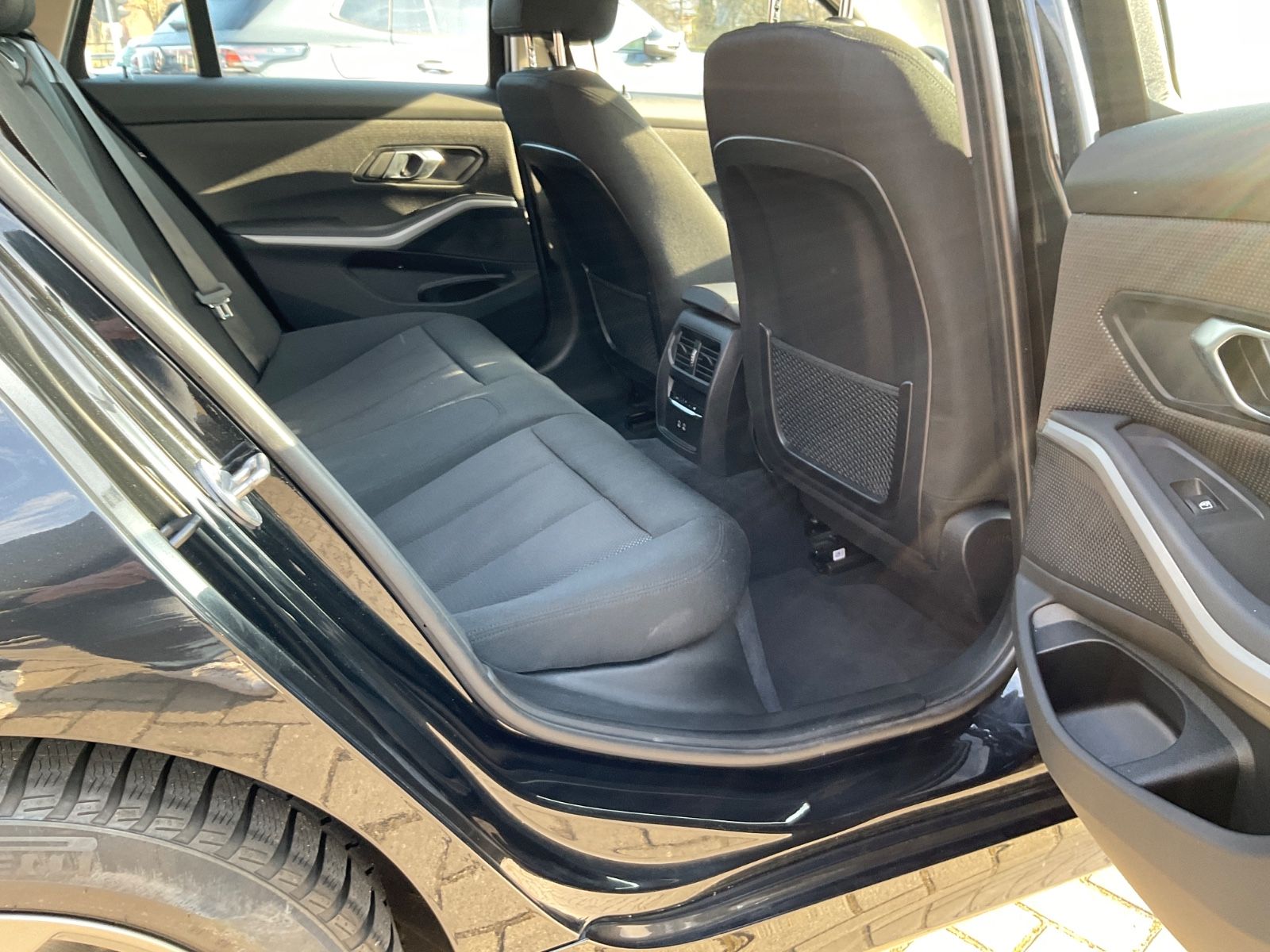 Fahrzeugabbildung BMW 318d Touring,AHK,Carplay,Sitzheizung,Isofix