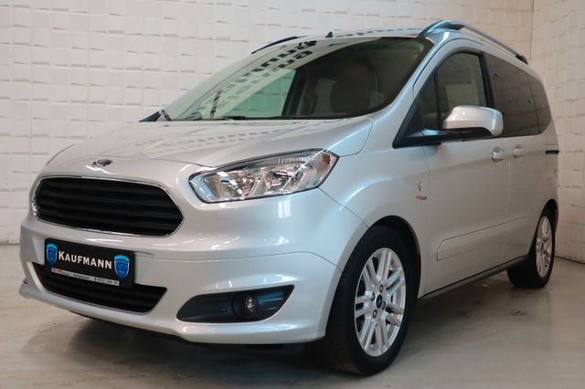 Ford Tourneo Courier Titanium Klima Tempomat SHZ AHK