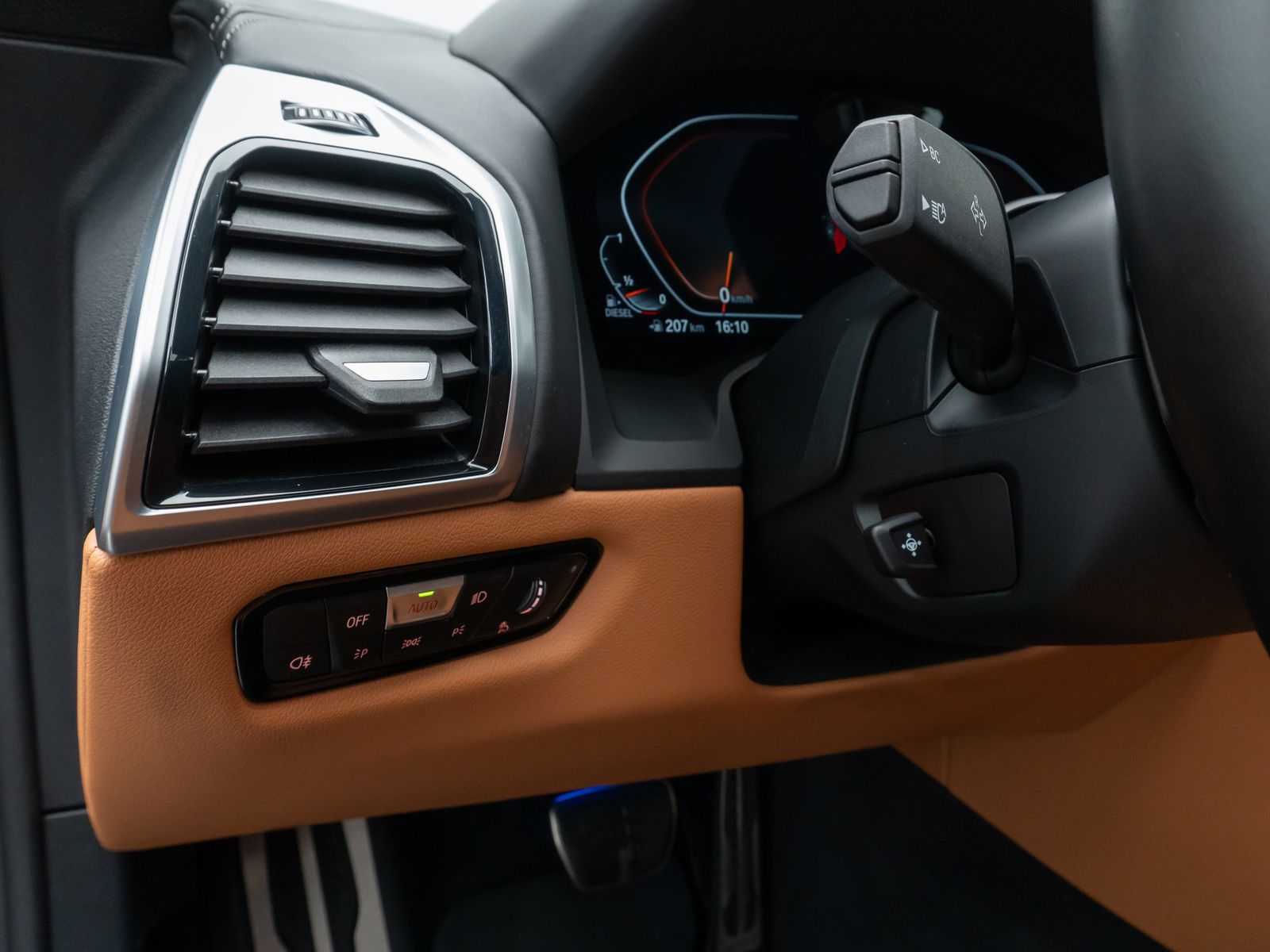 Fahrzeugabbildung BMW 840d xD M Sport Kamera HUD SoftCL DisplKey 20"