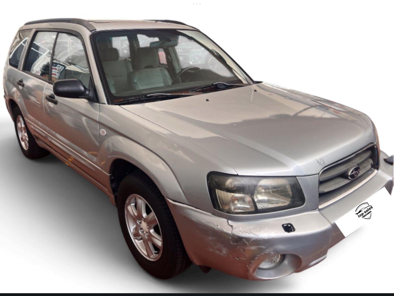 Subaru Forester 2004 — rear view