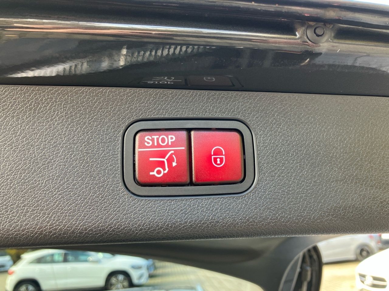 Fahrzeugabbildung Mercedes-Benz E 300 de 4M T Avantgarde AHK+DigiLight+Burmester