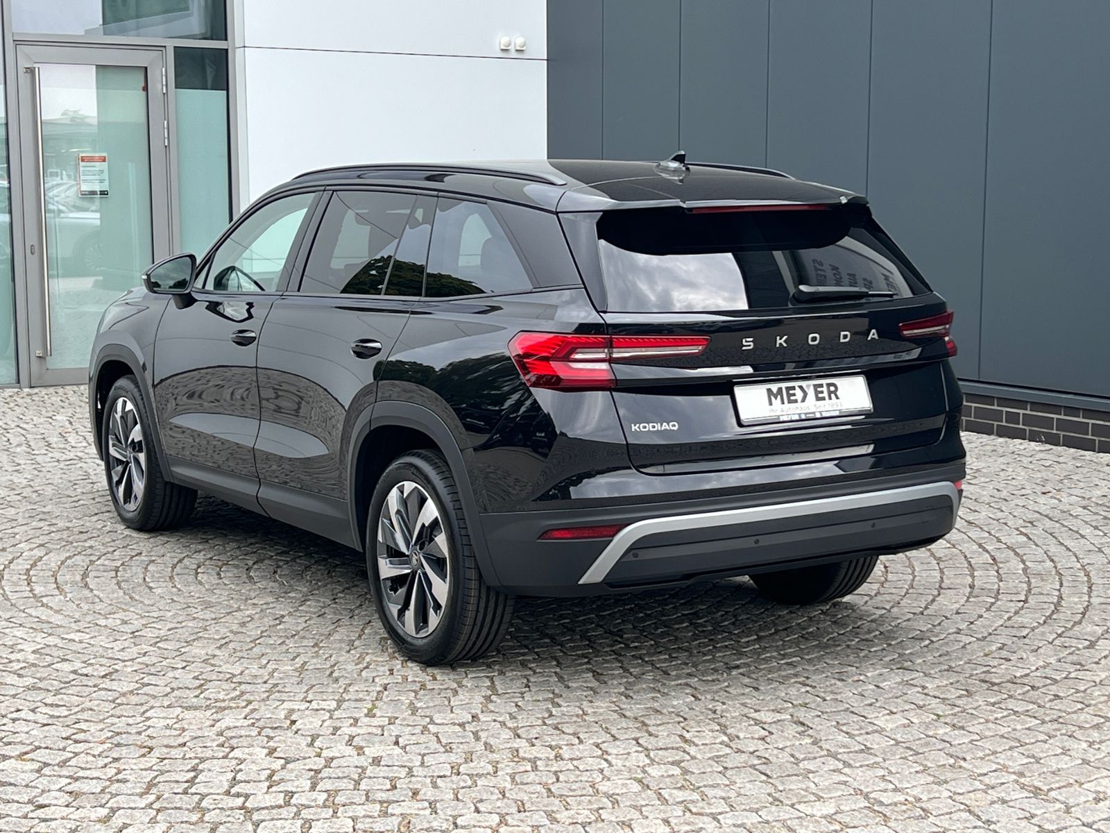 Fahrzeugabbildung SKODA Kodiaq Selection 2.0 TDI DSG *AHK, Kamera, Navi*