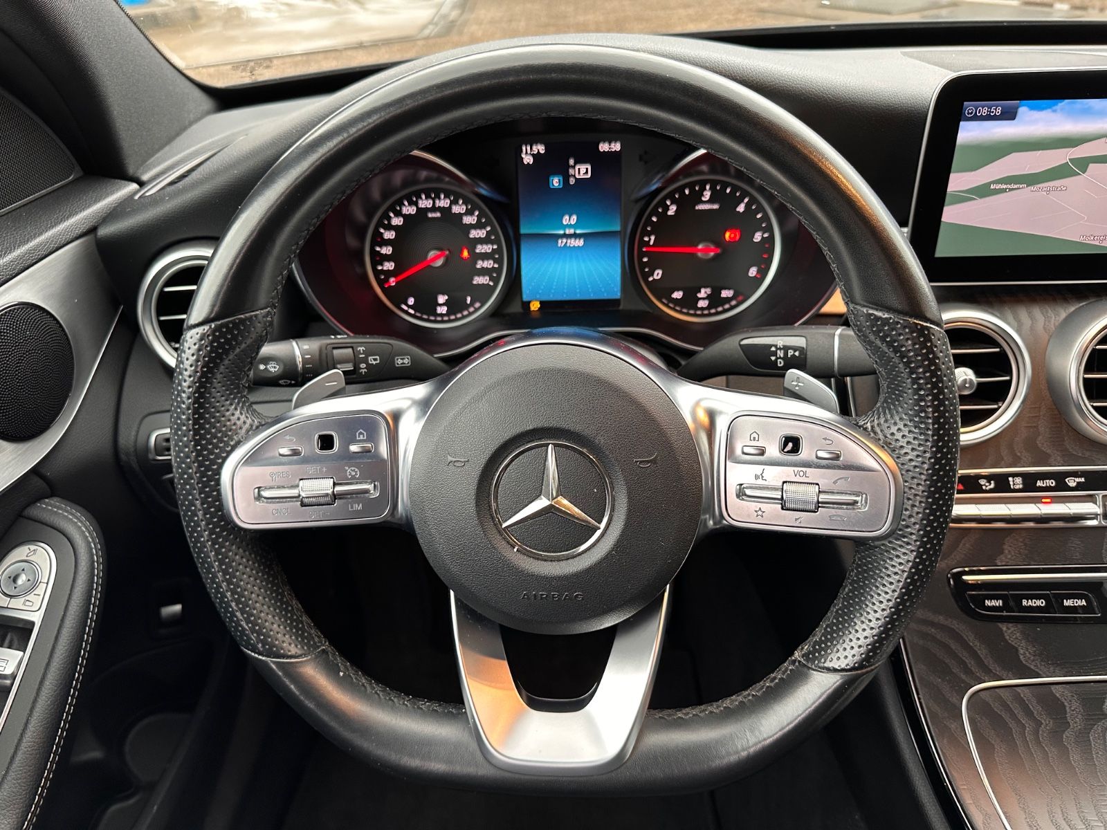 Fahrzeugabbildung Mercedes-Benz C 220 d T-Modell AMG Line Autm. LED/Navi/GRA/PDC