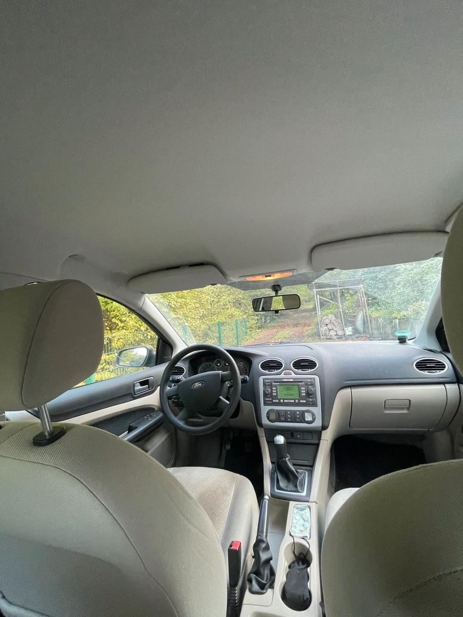 Ford Focus 2005 — photo 12