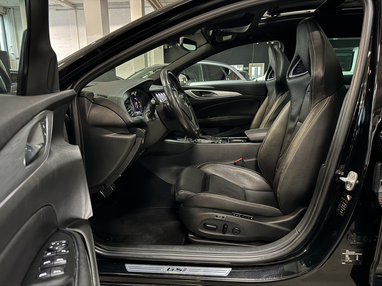 Fahrzeugabbildung Opel Insignia B Sports Tourer GSi 4X4 OPC PERFORMANCE