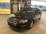 Volkswagen Passat Variant 1.9 TDI Highline +2.HAND+SITZHZ+ - gebrauchte VW Passat Variant aus dem Jahr 2007