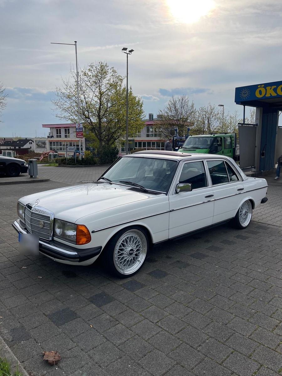 Mercedes-Benz 200