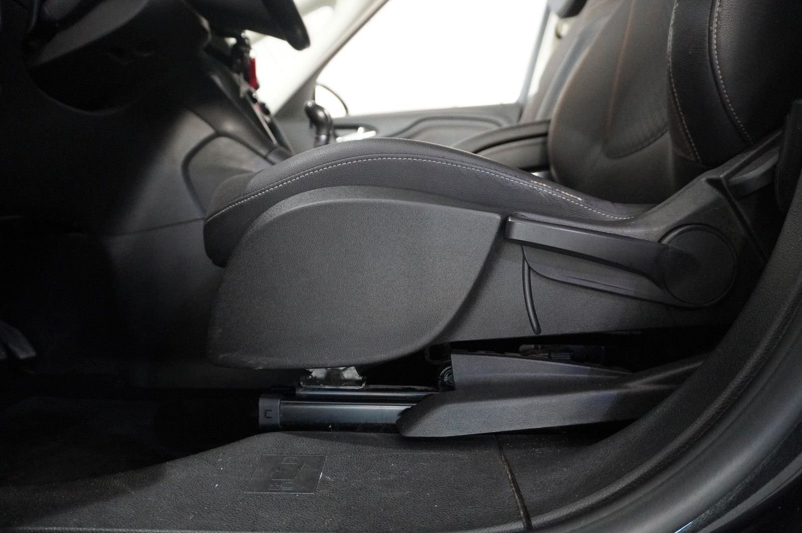 Fahrzeugabbildung Opel Zafira C Tourer 1.6 INNOVATION NAVI/BI-XENON/AHK