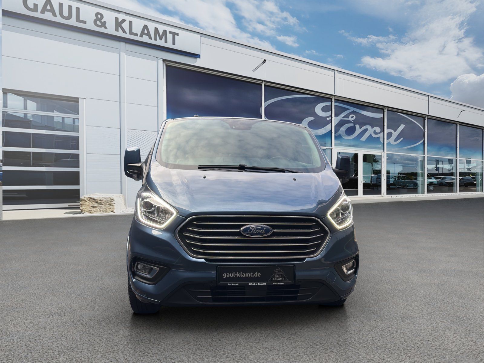 Fahrzeugabbildung Ford Tourneo Custom 2.0 TDi 320 L1 Titanium