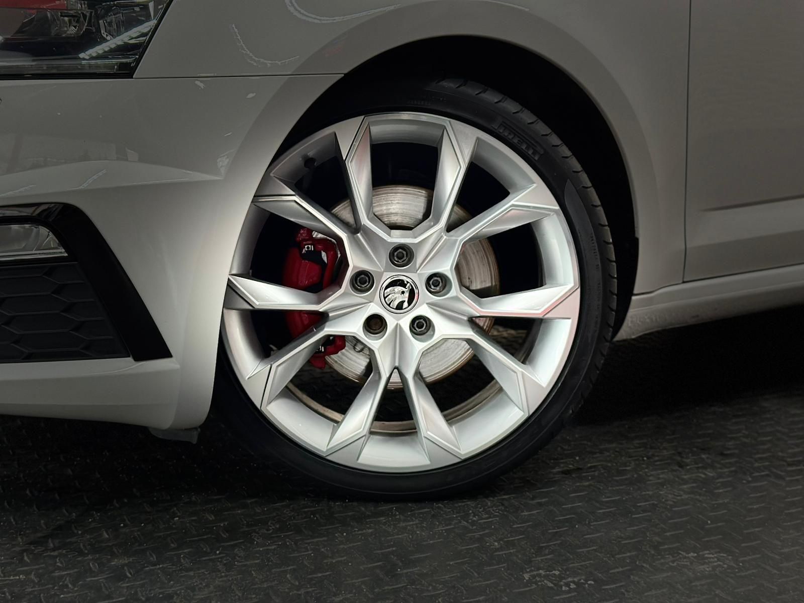 SKODA Octavia 2.0TDI RS* LED#4xSHZ#AHK#TEMPO#NAVI#PDC - Image 9