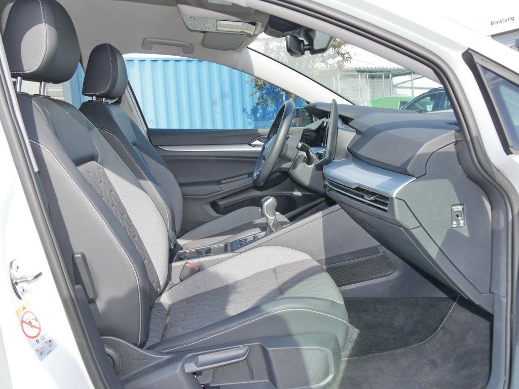 Volkswagen Golf VIII 1.5 TSI Energy Navi AHK LED ACC DigCoc foto 4