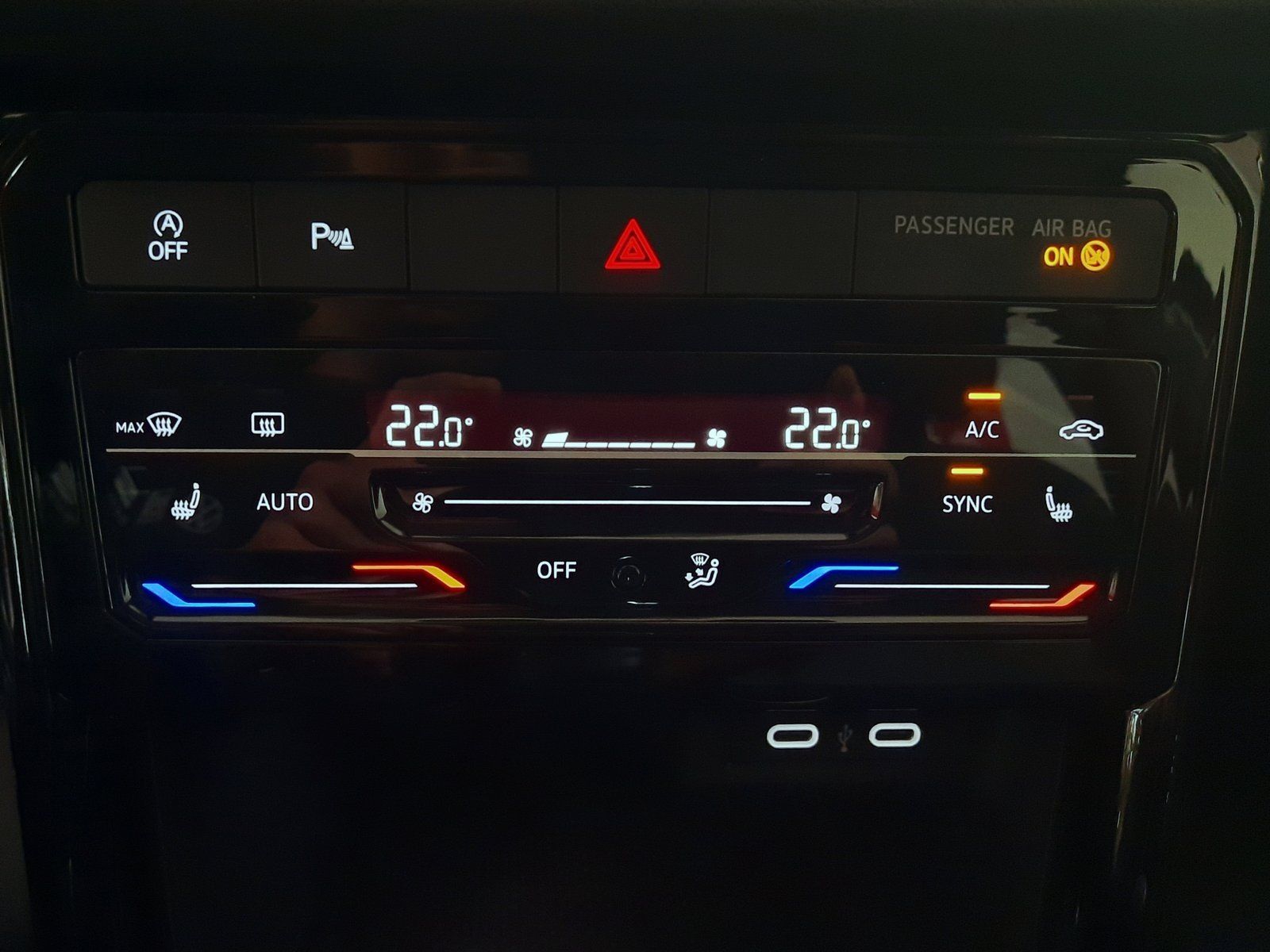 Fahrzeugabbildung Volkswagen T-Cross Move TSI *Navi*Einparkh*Sitzhzg*App-Conn