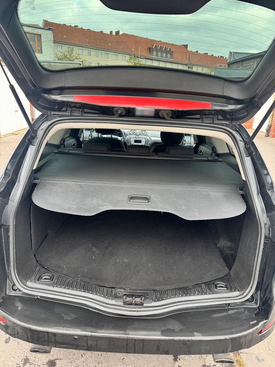 Ford Mondeo 2010 — photo 11