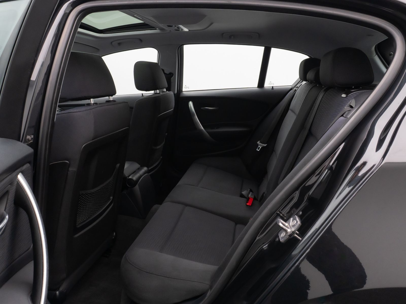 Fahrzeugabbildung BMW 118d Glasdach Navi Sitzhzg Xenon PDC 8Fach