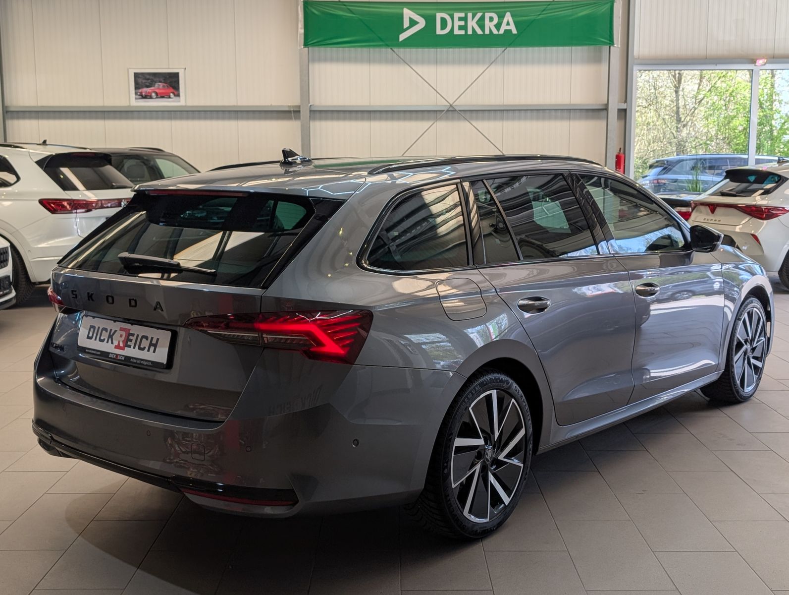 Fahrzeugabbildung SKODA Octavia 2.0 TDI DSG Sportline Matrix 5J-Garantie
