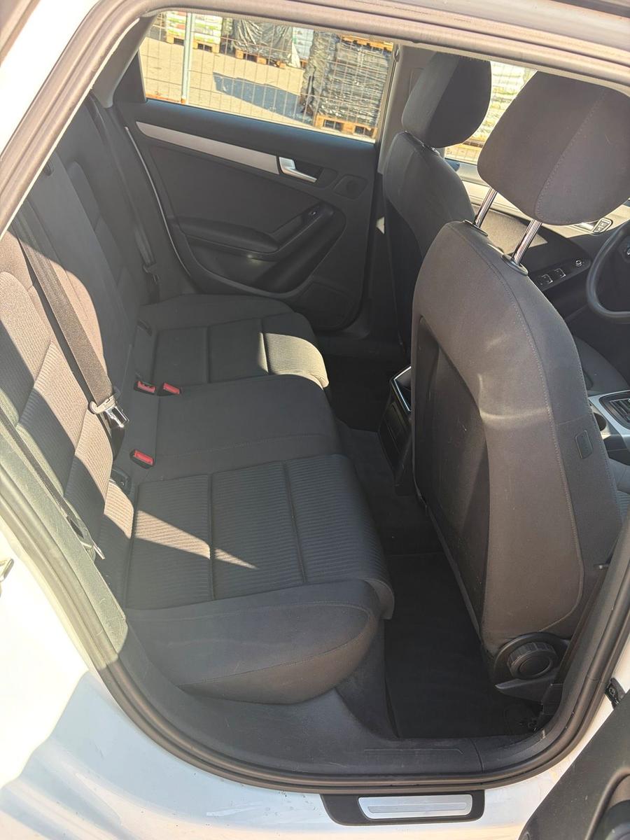 Audi A4 2012 — photo 8
