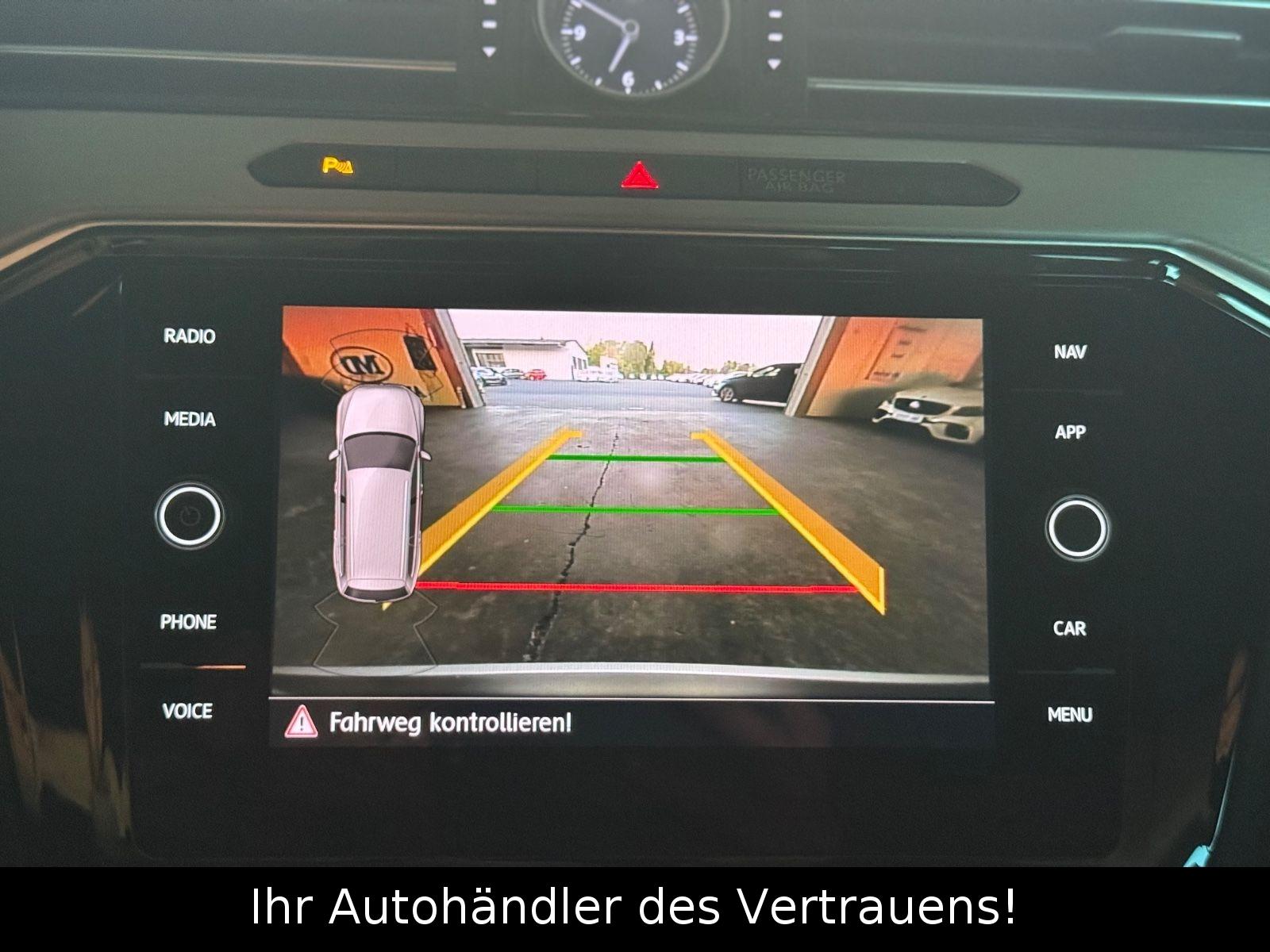 Volkswagen Passat Variant Highline ACC*Kamera*AHK*LED*Alcan