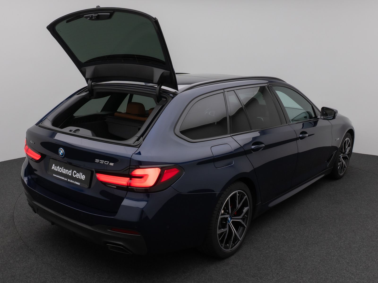 Fahrzeugabbildung BMW 530e xD M Sport Panorama 360°Laser HUD DAB H/K